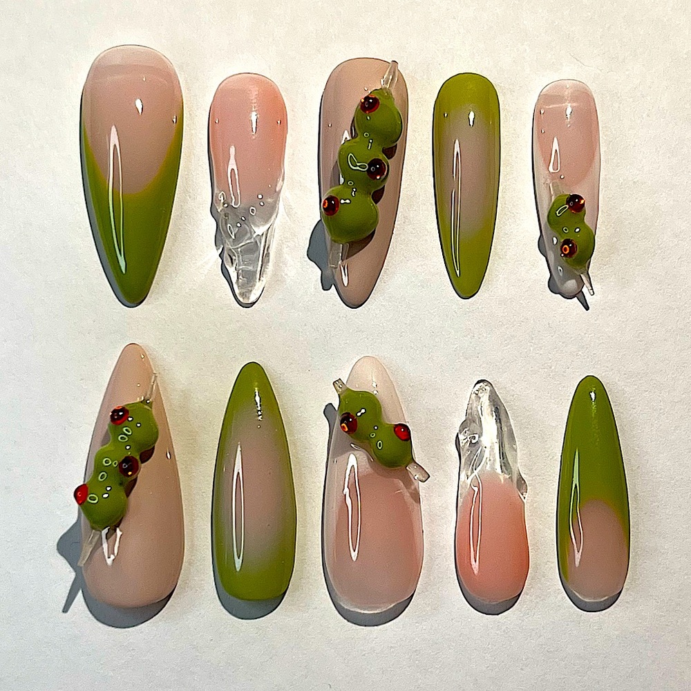 OLIVE YOU 🫒🍸 press on nails